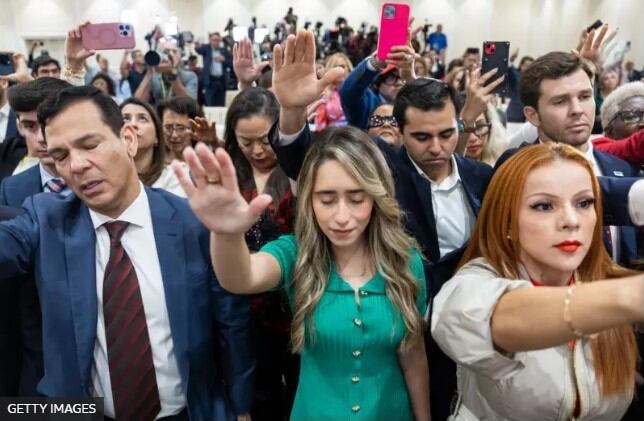 Asistentes a un evento de la campaña de Trump con líderes latinos celebrado en Doral, Florida, en octubre. (Getty Images).