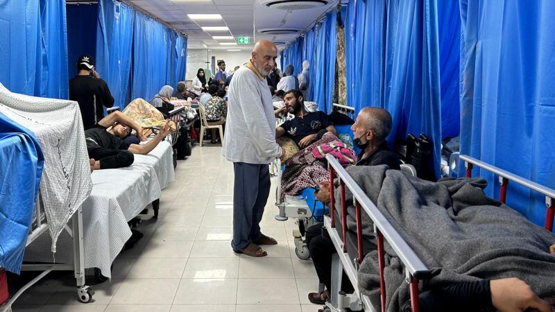 Pacientes y refugiados en el hospital de Al-Shifa este viernes 10 de noviembre. (Getty Images).
