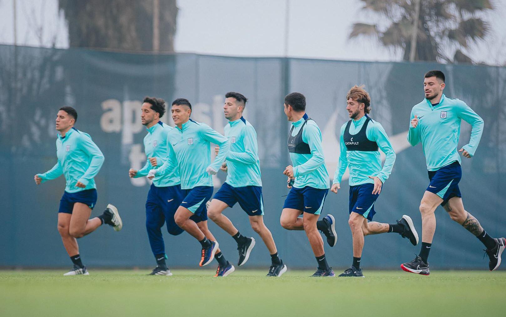 Otra de las novedades sería la inclusión desde el inicio del argentino Alan Cantero en reemplazo de Kevin Quevedo.