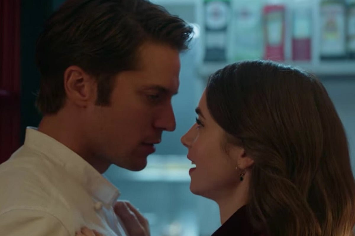 Ahora que Gabriel se quedará en París, ¿Emily aceptará salir con él y traicionará a su amiga Camille? (Foto: Netflix)