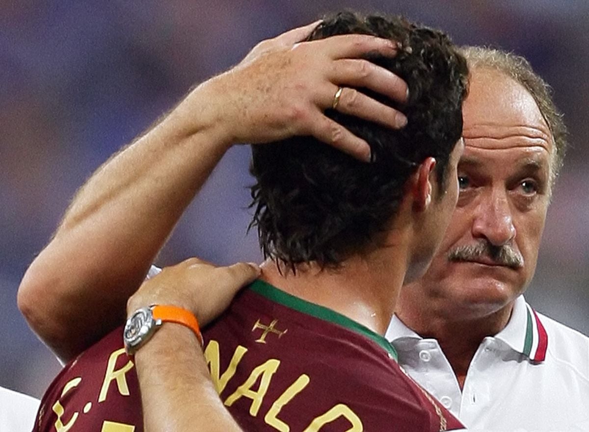 Tras tomar conocimiento de la muerte de su progenitor, Cristiano Ronaldo tomó una decisión antes del partido que iba a jugar (Foto: Nicolás Asfouri / AFP)
