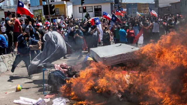 Chile: Marcha xenófoba termina con la quema de pertenencias de los venezolanos [FOTOS]