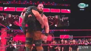WWE: Braun Strowman reapareció en Raw y acabó con Roman Reigns y Samoa Joe