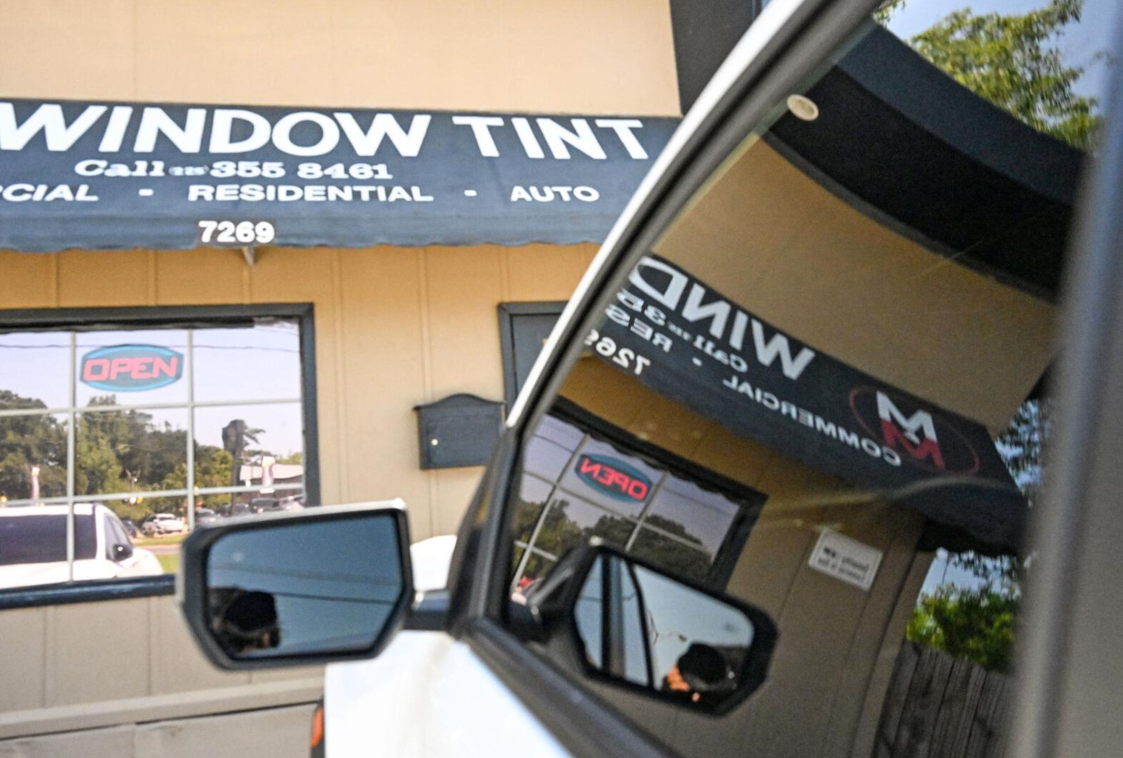 La nueva ley de conducción manos libres de Luisiana entra en vigor el 1 de agosto y prohíbe el uso del teléfono al volante, a menos que sea para llamadas o navegación con manos libres. Asimismo, permitirá un mayor nivel de polarizado en las ventanas delanteras de los vehículos. | Crédito: nola.com