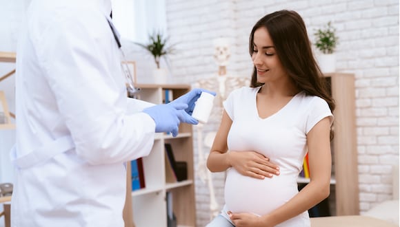 Los controles prenatales ayudarán a la madre a tener un adecuado seguimiento de su embarazo y atender a tiempo alguna complicación. Foto: Shutterstock