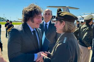 Javier Milei asiste a la entrega del avión Hércules C-130 por parte de EE.UU. a Argentina