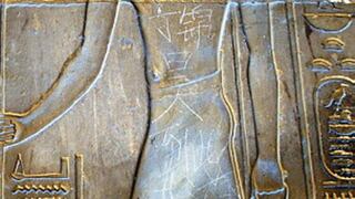 Chino pintó su nombre en templo egipcio y sus padres pidieron perdón