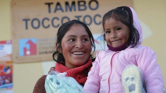 Puno: niños y adultos mayores reciben ayuda ante heladas