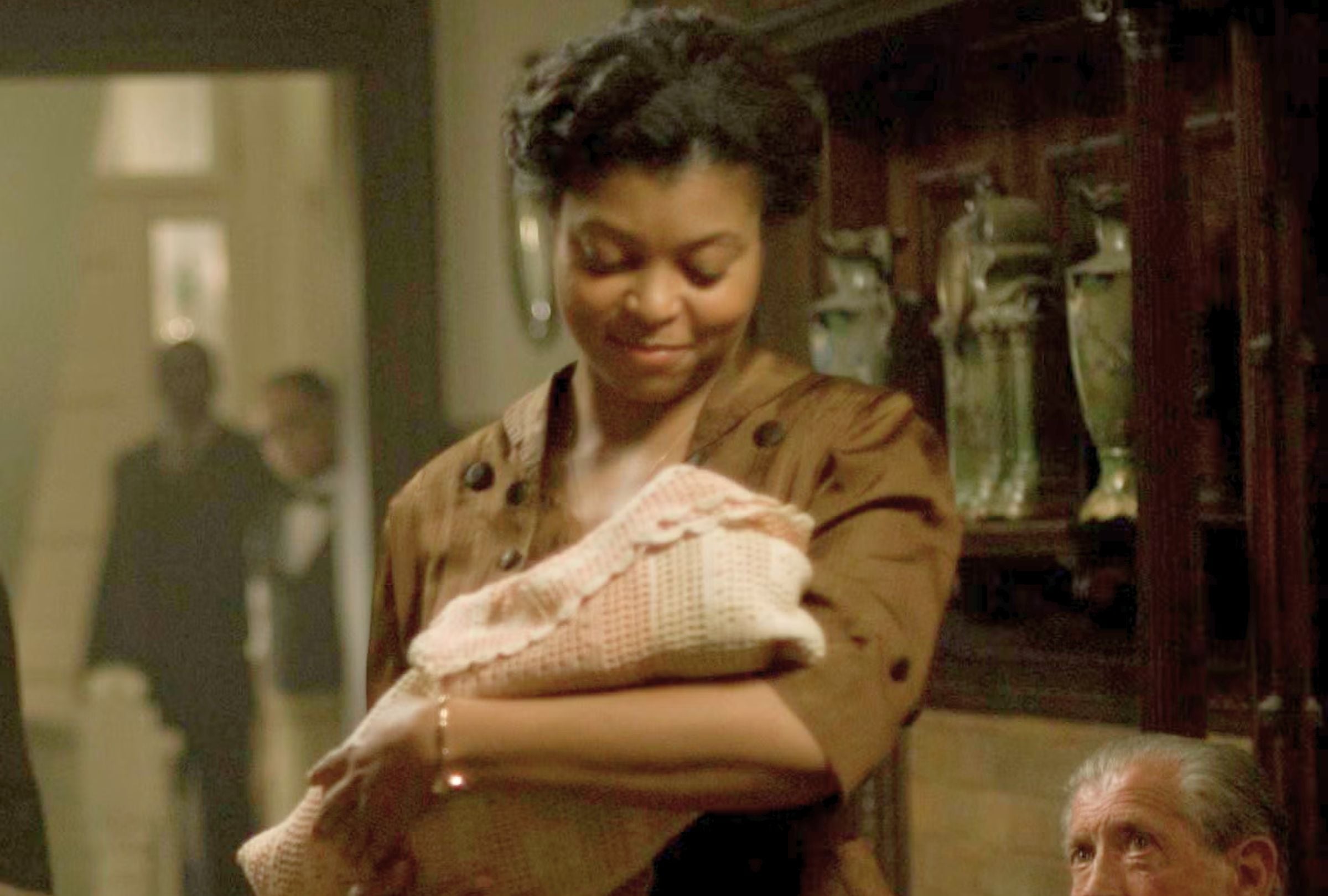 Taraji P. Henson como Queenie en una escena de la película "El curioso caso de Benjamin Button" (Foto: Paramount Pictures)