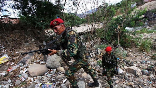 Venezuela confirma “secuestro” de ocho militares por irregulares colombianos