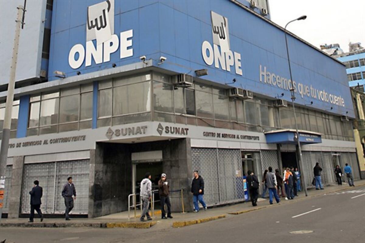 La ONPE otorga un plazo hasta el 15 de enero del 2025 para los diez partidos políticos que lograron pasar la valla el 2021. (Foto: ONPE)