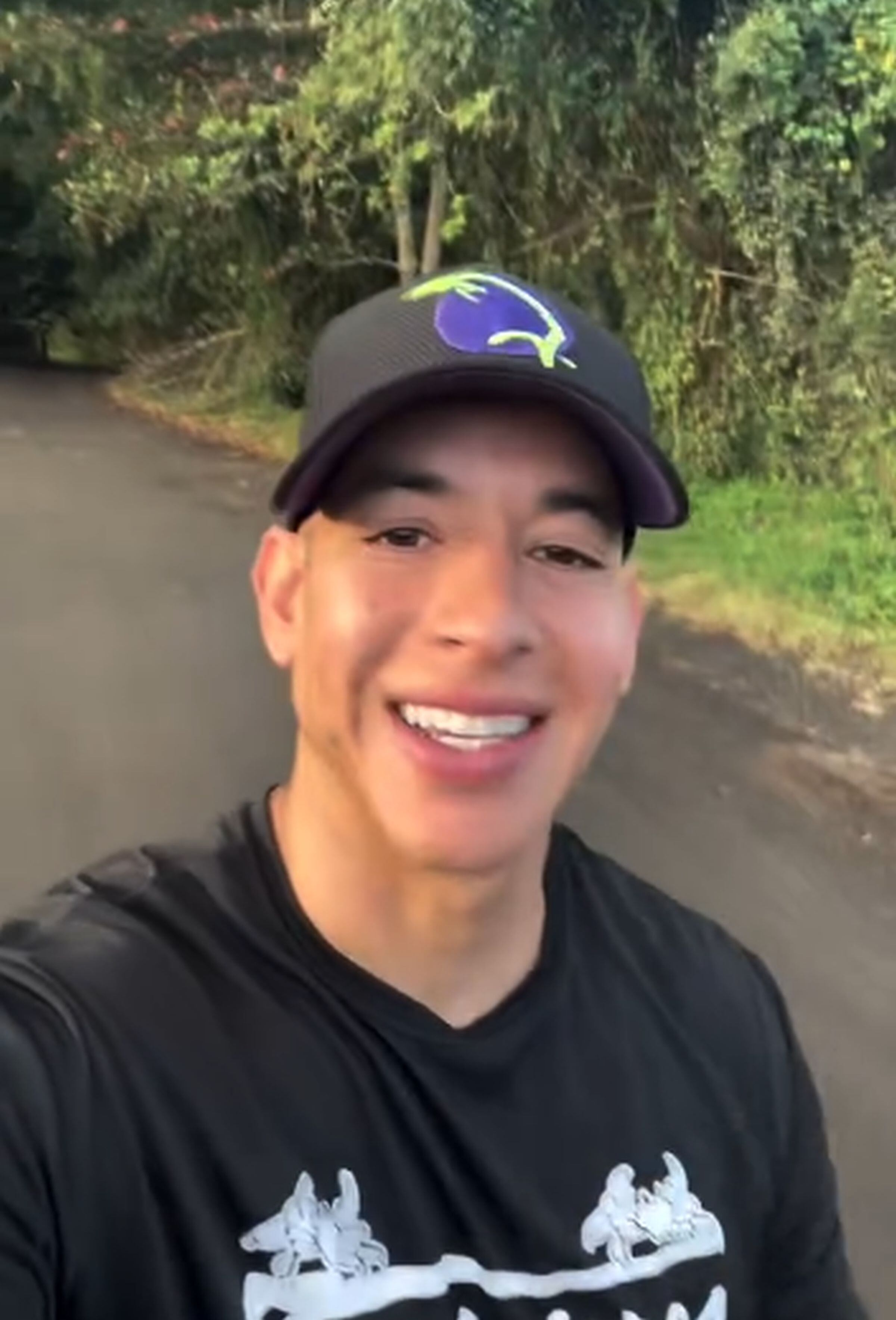 El artista retirado, que afronta una disputa legal con su aún esposa Mireddys González, agradeció a Dios por todo lo que le ha pasado. (Foto: @daddyyankee / Instagram)