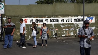 Chilenos acuden a las urnas para elegir a su nueva presidenta entre Michelle Bachelet o Evelyn Matthei