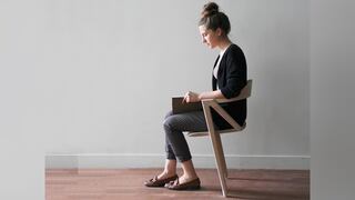 Sentarse en esta silla de dos patas mejorará tu salud