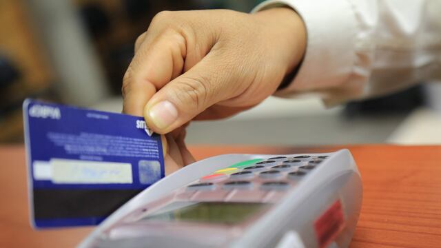 Cobro del 5% adicional por pago con tarjeta de crédito: ¿Las empresas pueden hacerlo?