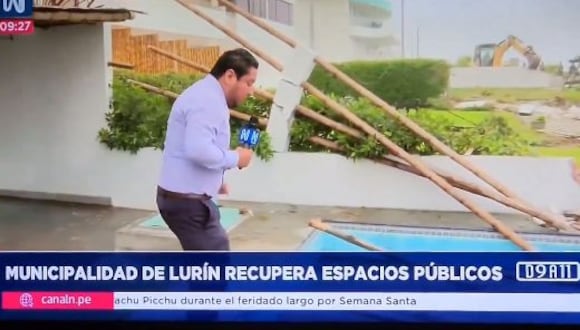 Durante su reporte sobre la recuperación de espacios públicos en el distrito, Eder Hernández cayó y algunas personas en el lugar corrieron para ayudar a que el hombre de prensa se reincorpore.