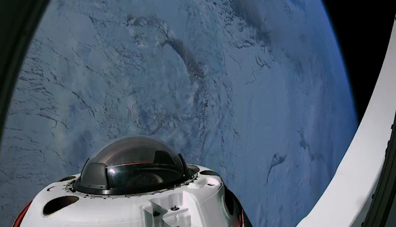 Primeras vistas de las regiones polares desde la nave Dragon de la misión Fram2. (Foto: SpaceX)