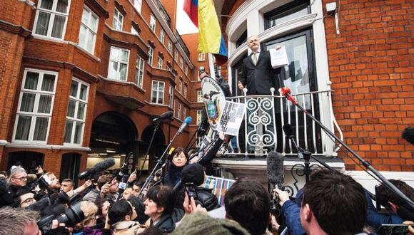Encerrado en una embajada. Desde el 2012, el fundador de Wikileaks, Julian Assange, vive asilado en la embajada ecuatoriana en Londres, para evitar una extradición a Suecia.