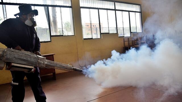 Madre de Dios: realizan fumigación contra el dengue en distintos colegios que recibirán a más de 58 mil estudiantes 