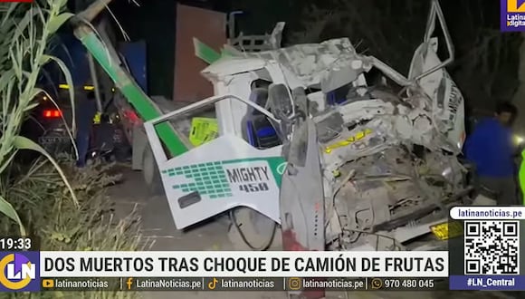 El accidente de tránsito ocurrió en circunstancias en que el camión transportaba más de cuatro toneladas de chirimoya y palta hacia el Mercado de Frutas de Lima. (Foto: Latina)