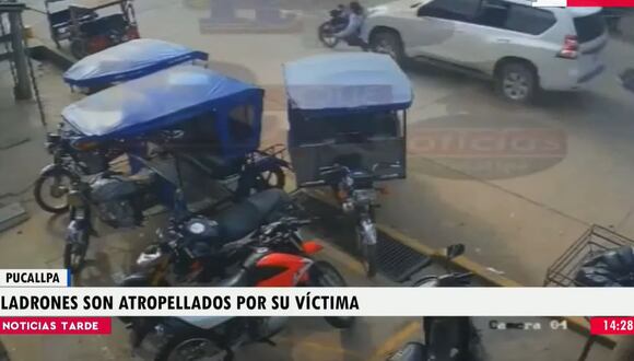 Hombre persigue y atropella con su camioneta a dos delincuentes en moto que momentos antes lo habían asaltado, en Pucallpa. (Foto: TV Perú Noticias)