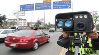 Lima tiene 4 medidores de velocidad para un millón de vehículos