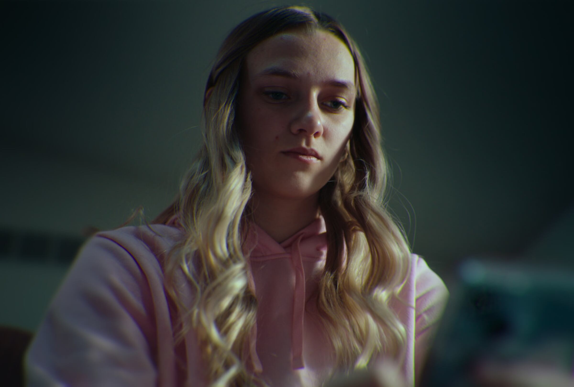 En 2020, Lauryn Licari, de 13 años, y su entonces novio Owen comenzaron a recibir mensajes sospechosos de un número desconocido (Foto: Netflix)