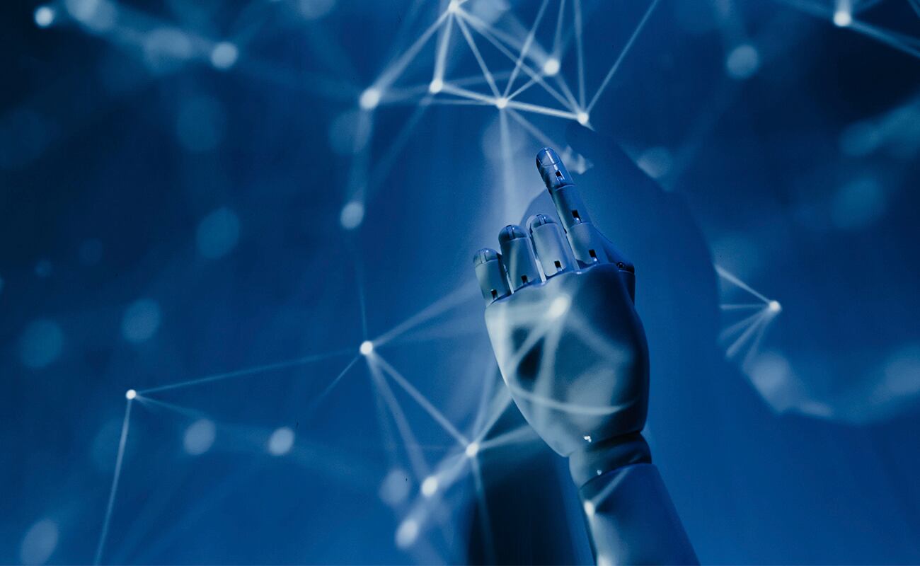 La Unión Europea busca ser el primer organismo internacional en establecer una regulación a la inteligencia artificial. (Foto: pexels.com)