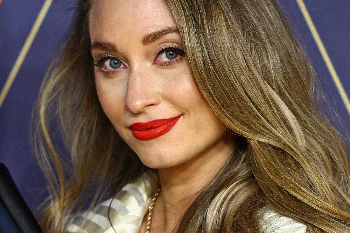 Natalie Viscuso forma parte del mundo del entretenimiento, pero detrás de las cámaras. Aquí a su llegada al estreno mundial de la película "Argylle" en el centro de Londres el 24 de enero de 2024, a la que asistió con su novio Henry Cavill (Foto: Henry Nicholls / AFP)