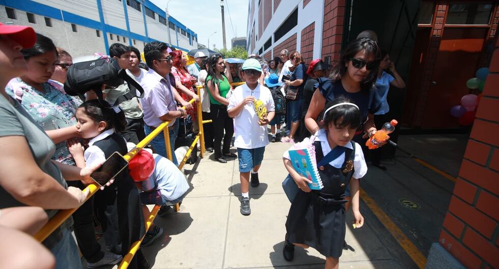 El 1 de marzo muchos colegios privados abrirán sus puertas a los estudiantes, mientras que el 11 de marzo harán lo propio las escuelas públicas. (Foto: jorge.cerdan/@photo.gec)