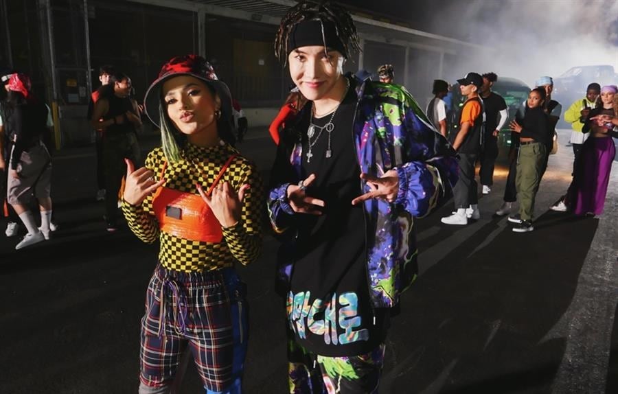 La artista de reguetón Becky G y J-Hope, miembro de la exitosa banda de k-pop BTS, estrenaron el tema "Chicken Noodle Soup". (Foto: instagram).