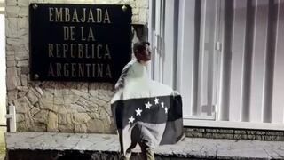 Argentina denuncia corte de energía y repudia “hostigamiento” a su embajada en Caracas