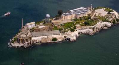 La historia de la famosa prisión de Alcatraz que Trump quiere reabrir, sus reos más peligrosos y la increíble fuga que marcó su destino