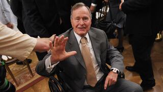 Salud del ex presidente George Bush padre mejora: sale de cuidados intensivos