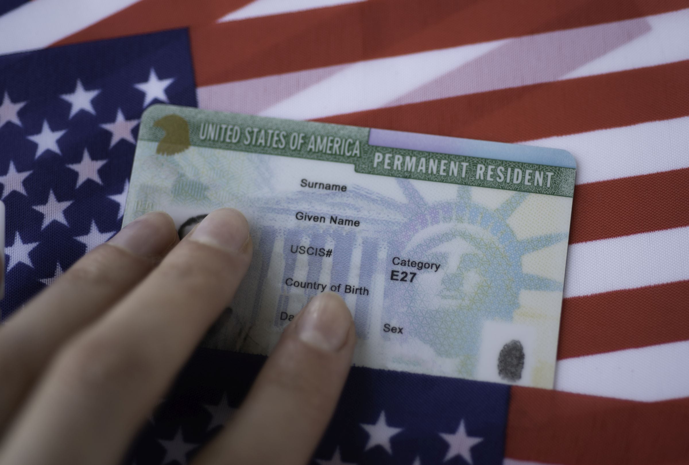 Revisa esta nota para que sepas cuáles son los tipos de Green Card que existen y los requisitos para obtenerlas si quieres residir en Estados Unidos. (Foto: Evgenia Parajanian / iStock)