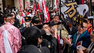 “¡Viva el Sake!”: ¿Por qué Japón promueve el consumo de alcohol entre los jóvenes?
