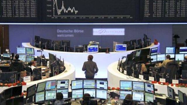 Bolsas europeas cierran la semana con leves bajas o en equilibrio