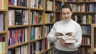 La guerra cultural por los libros en Texas: jueces frenan una ley que exigía clasificar textos según su contenido sexual