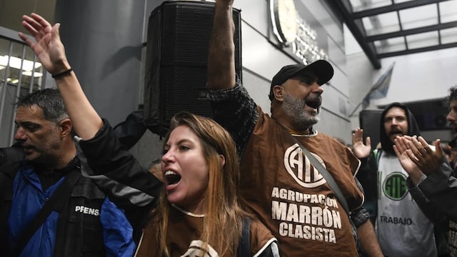 Argentina: el sindicalismo redobla protestas contra Milei, estatales paran y ocupan ministerios