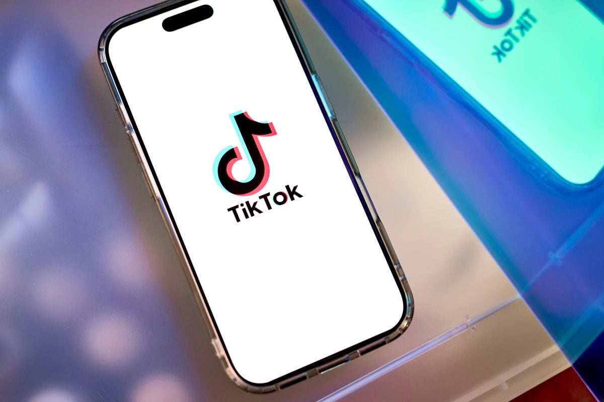 El logo de TikTok en un smartphone en Nueva York. Fotógrafo: Gabby Jones/Bloomberg