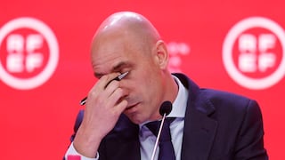 FIFA suspende provisionalmente a Luis Rubiales por el beso a futbolista