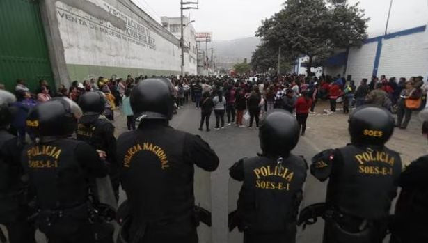 En agosto pasado, la Policía Nacional informó que de enero a julio de 2023 se habían registrado 357 muertes relacionadas con delitos de extorsión y sicariato, siendo Lima Norte, Este y Sur los más afectados por estas bandas delictivas.