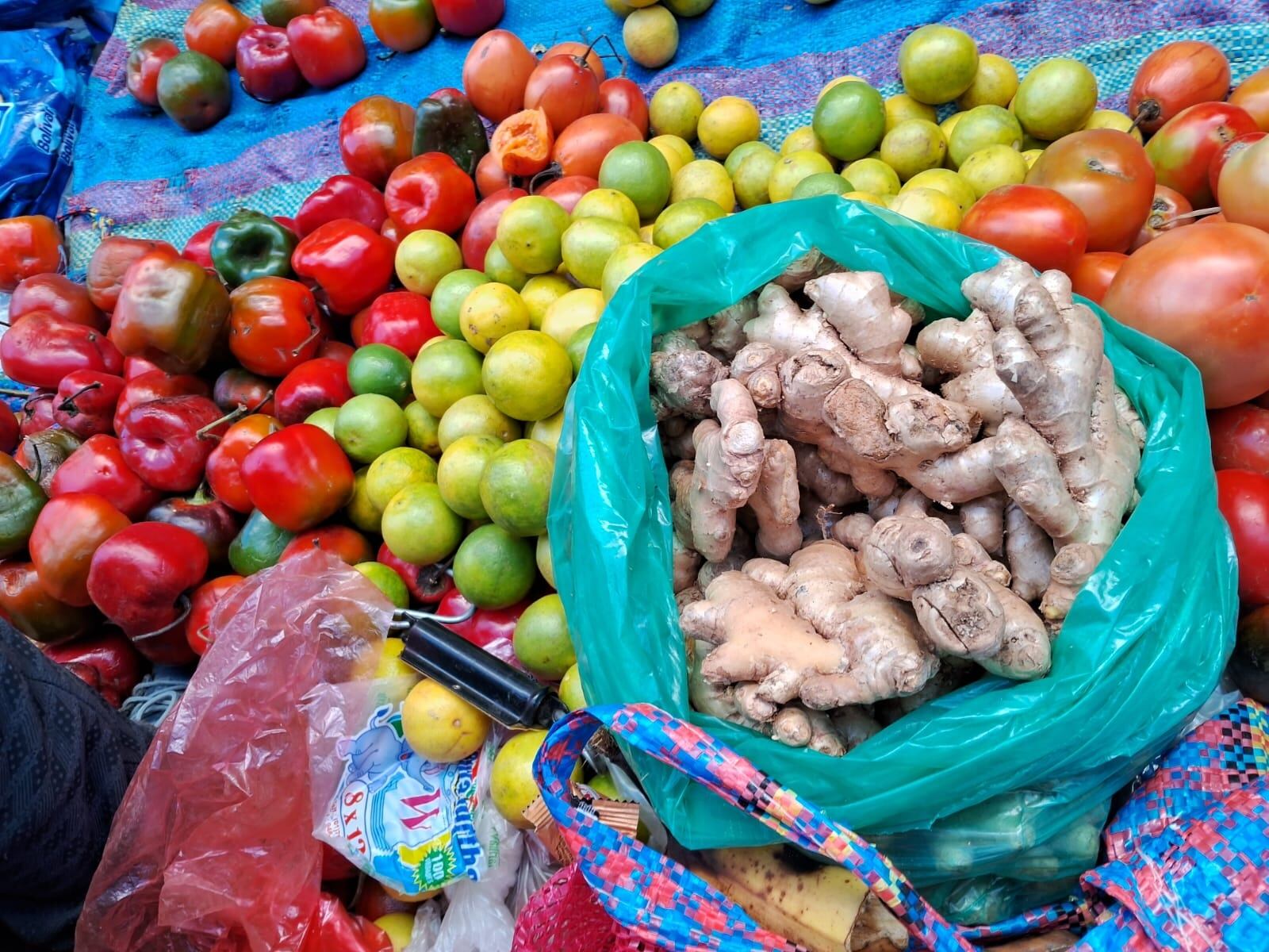 Según información del Gran Mercado Mayorista de Lima ingresaron 11 mil toneladas de kion en 2018 mientras que en 2024 han ingresado hasta noviembre 18 mil toneladas. En cuanto al precio promedio al por mayor del kion de primera calidad, el año pasado costó S/ 3.60 y este 2024 está costando S/ 5.65.