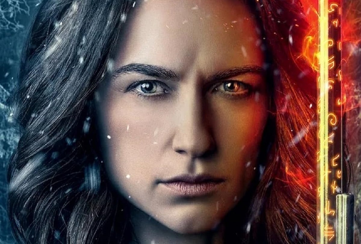 Melanie Scrofano regresa como Wynonna Earp en la película de terror sobrenatural "Wynonna Earp: Vengeance" (Foto: Tubi)