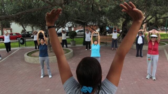 Día del Adulto Mayor: aeróbicos y deporte en la Plaza de Armas