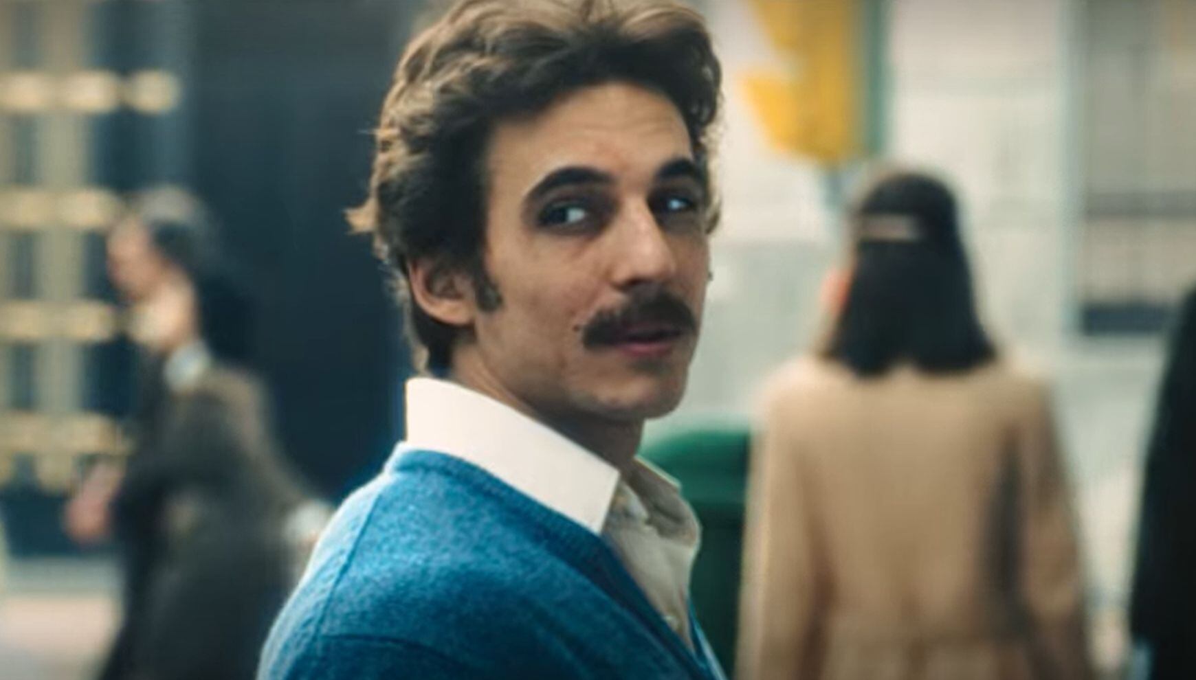 En "Asalto al Banco Central", el momento en el que 'El Rubio' se prepara para atracar la institución bancaria (Foto: Brutal Media)