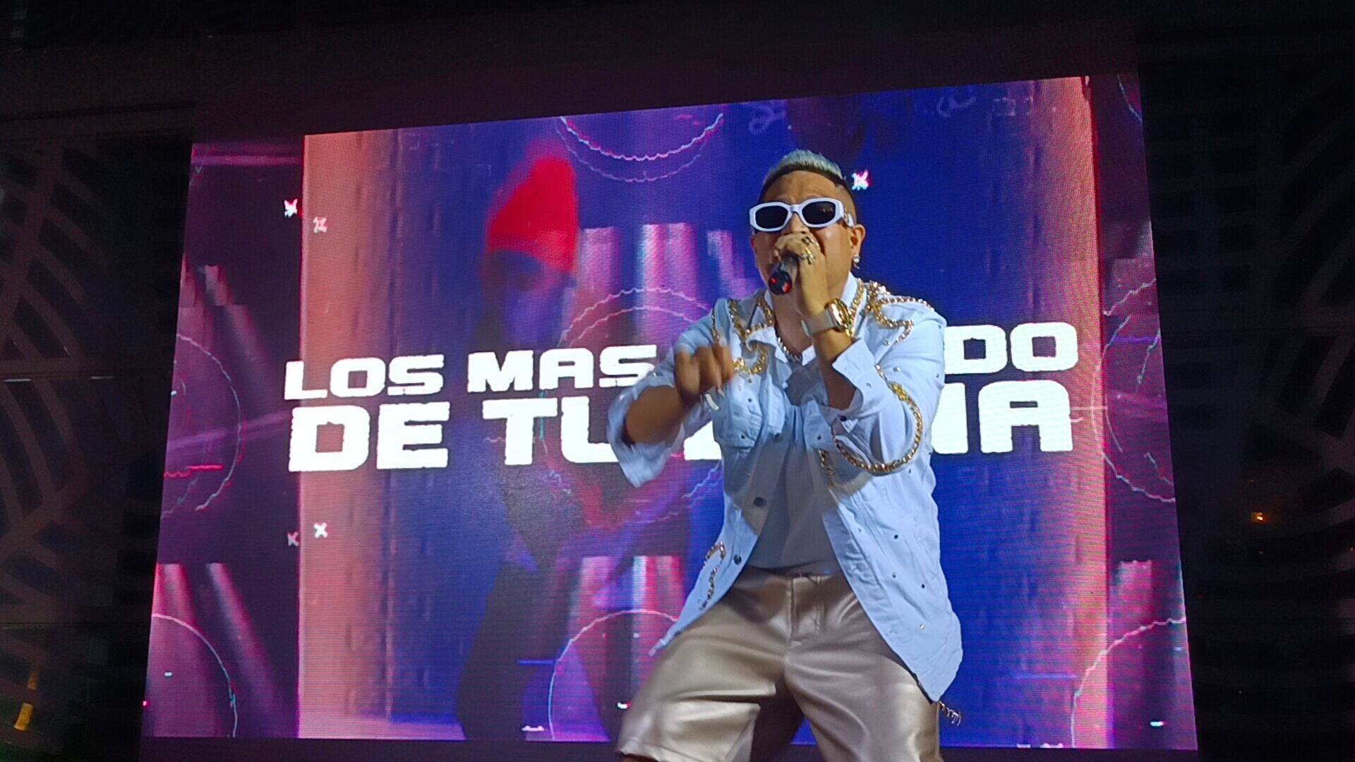 JP El Chamaco puso a todos a bailar con su salsa de reparto a la peruana.