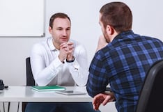 Los expertos en psicología coinciden: las personas que entrelazan las manos al hablar tienen inseguridad y necesidad de protección emocional
