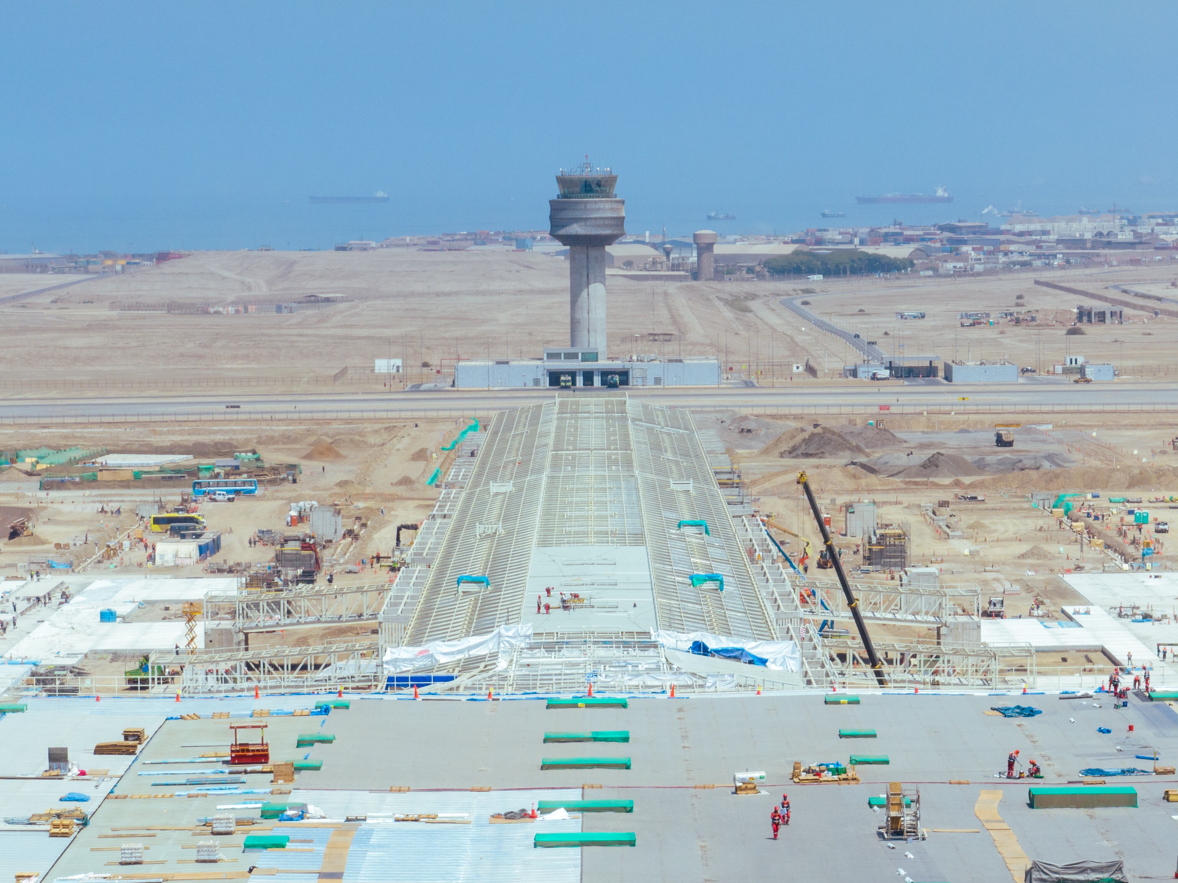 La nueva Torre de Control tiene 65 metros de alto y cuenta con una visión de 360°. Desde este sitio se observa sin inconvenientes la salida y llegada de los aviones (Foto: LAP)
