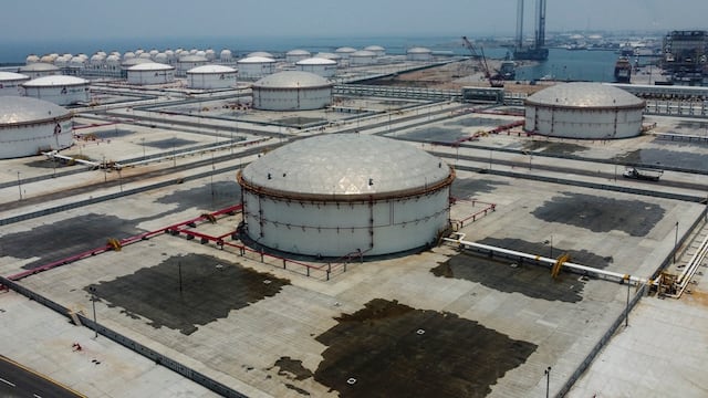 México: Al menos cinco muertos por incendio en refinaría de Pemex en Tabasco
